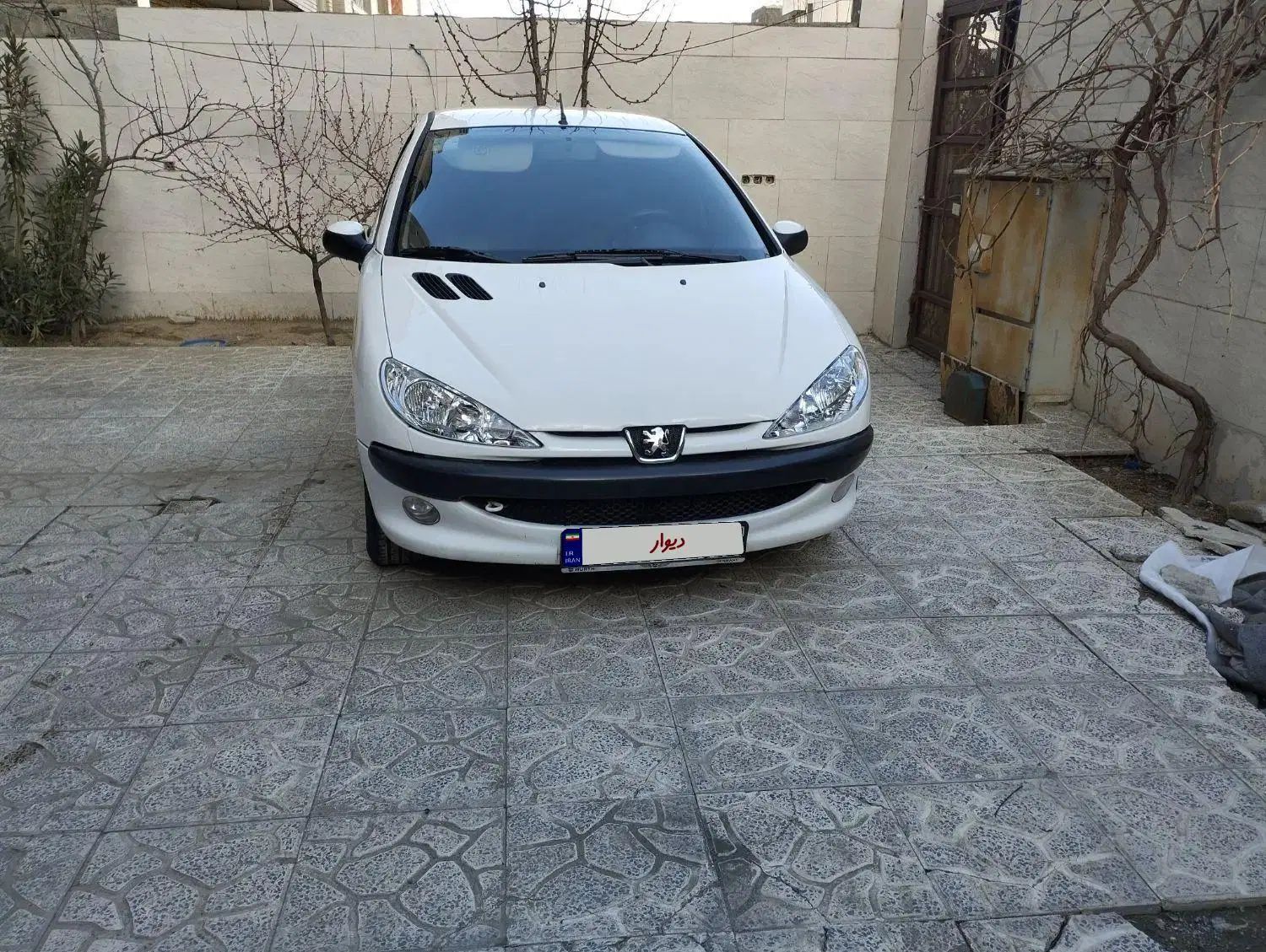 پژو ۲۰۶ صندوق دار v8 - 1393