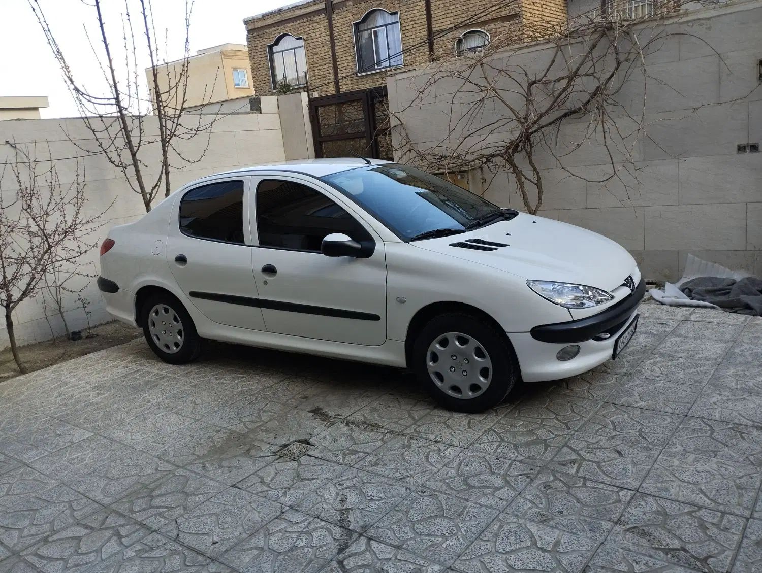 پژو ۲۰۶ صندوق دار v8 - 1393