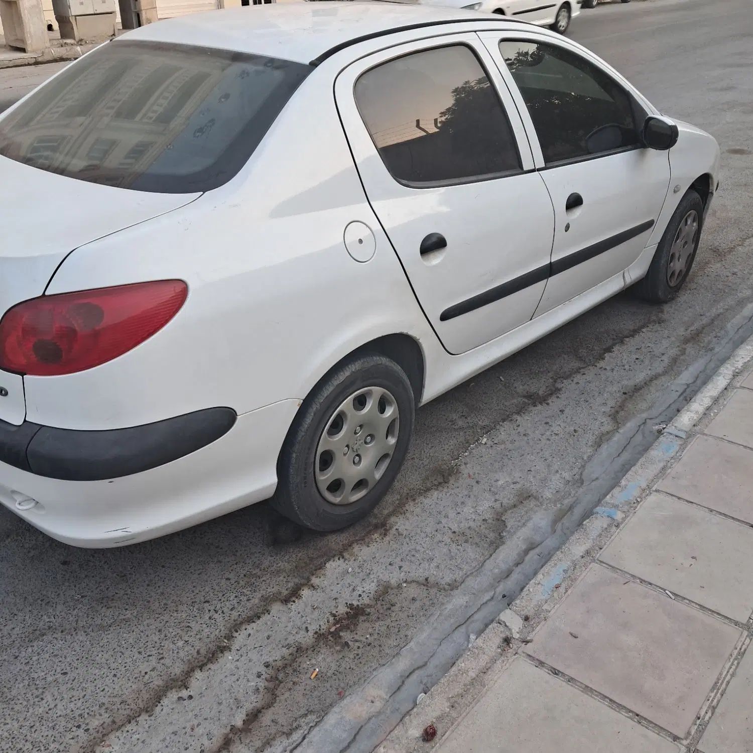 پژو ۲۰۶ صندوق دار v8 - 1395