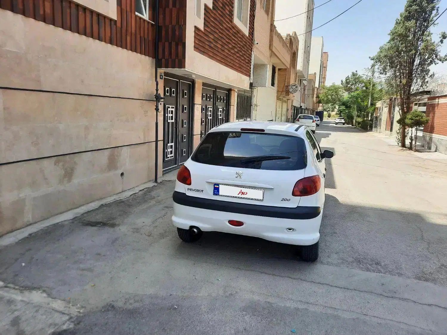پژو 206 تیپ 2 - 1395