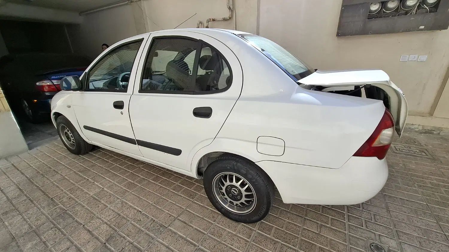 تیبا صندوق دار SX - 1392