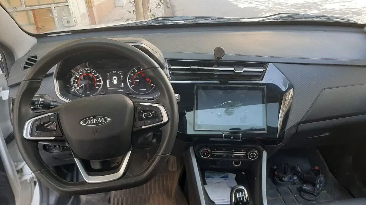 ام وی ام X22 پرو اتوماتیک اکسلنت - 1403
