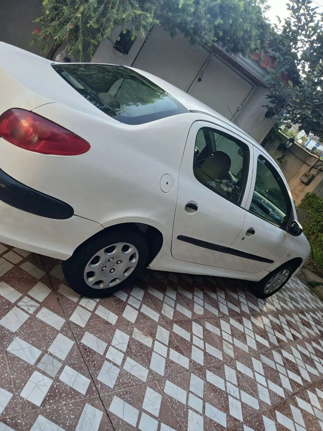 پژو ۲۰۶ صندوق دار v8 - 1390