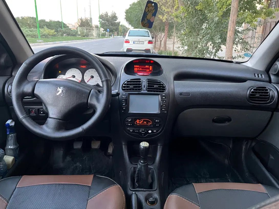 پژو ۲۰۶ صندوق دار v8 - 1394