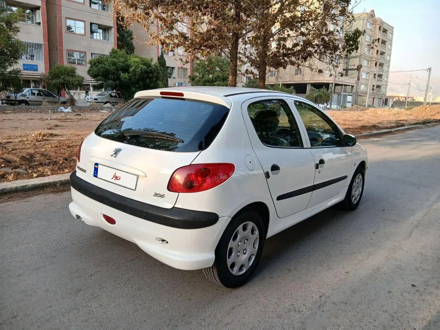پژو 206 تیپ 5 - 1396