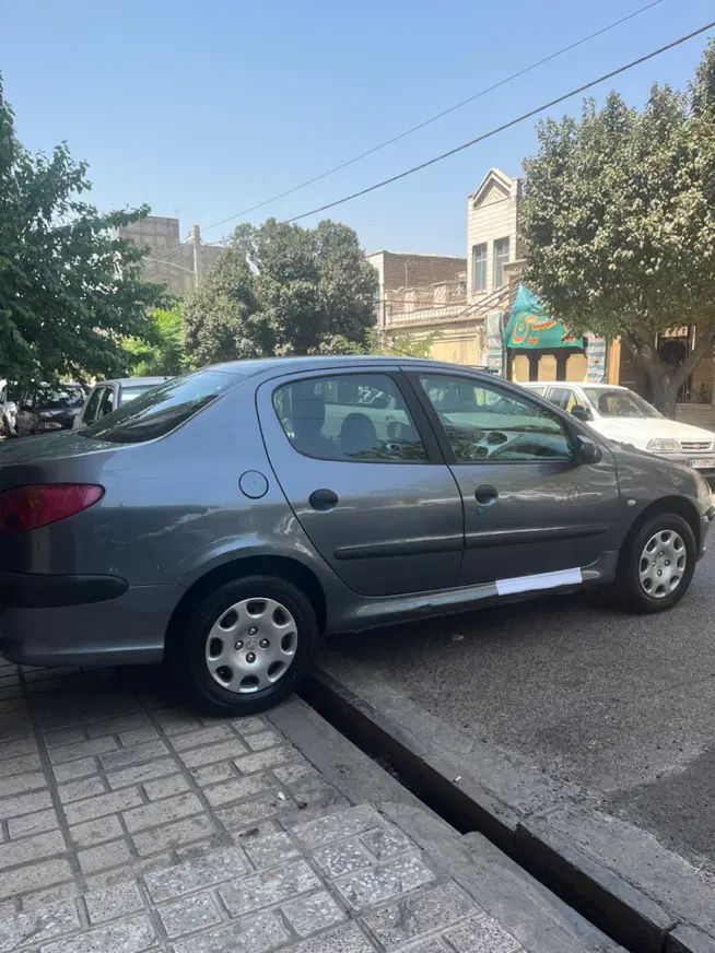 پژو ۲۰۶ صندوق دار v8 - 1390