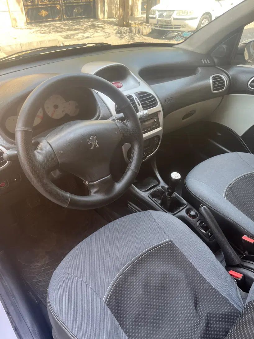 پژو ۲۰۶ صندوق دار v8 - 1390