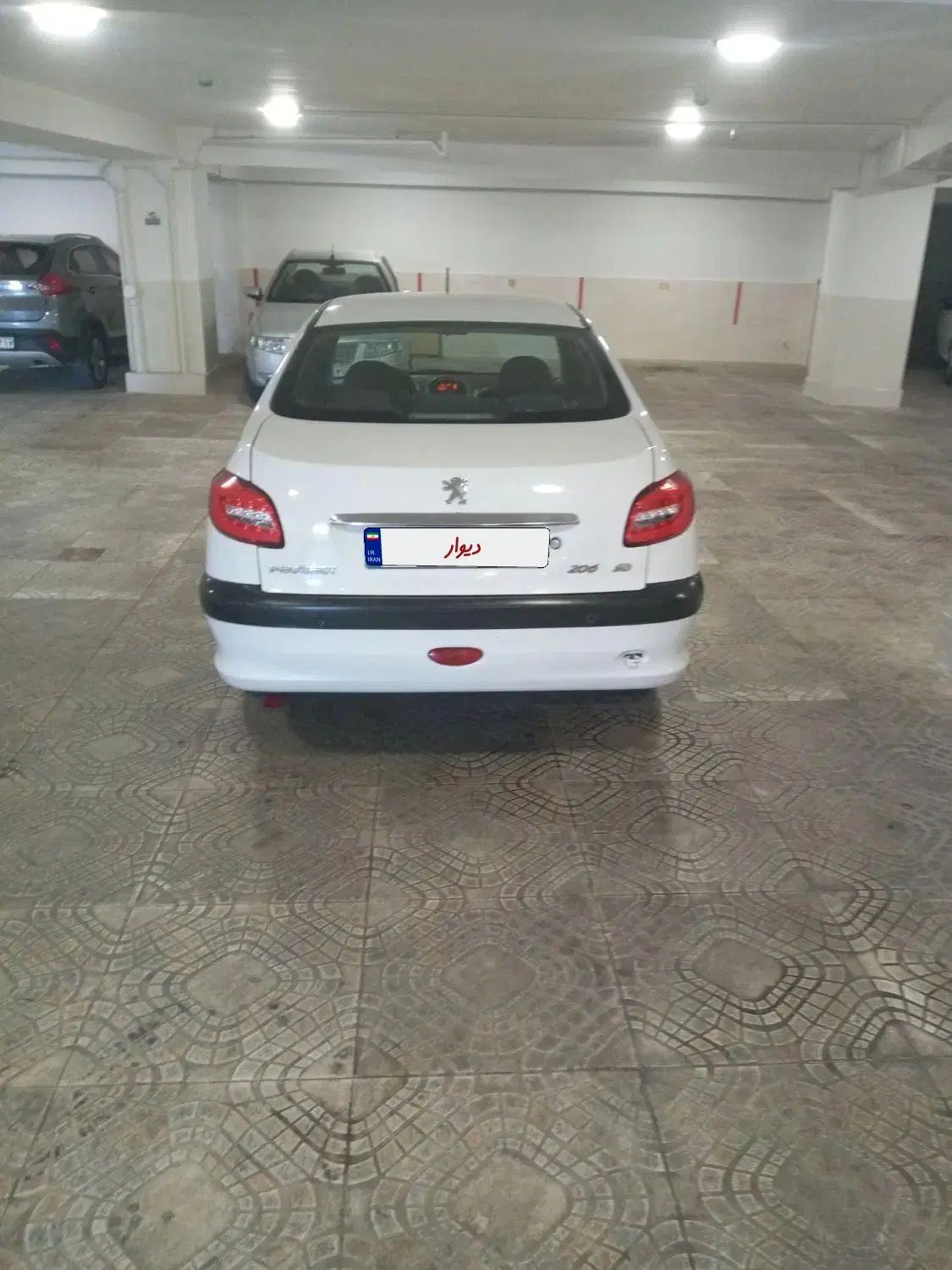 پژو ۲۰۶ صندوق دار v8 - 1393