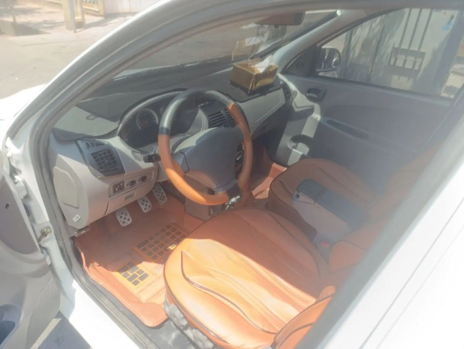تیبا صندوق دار SX - 1392