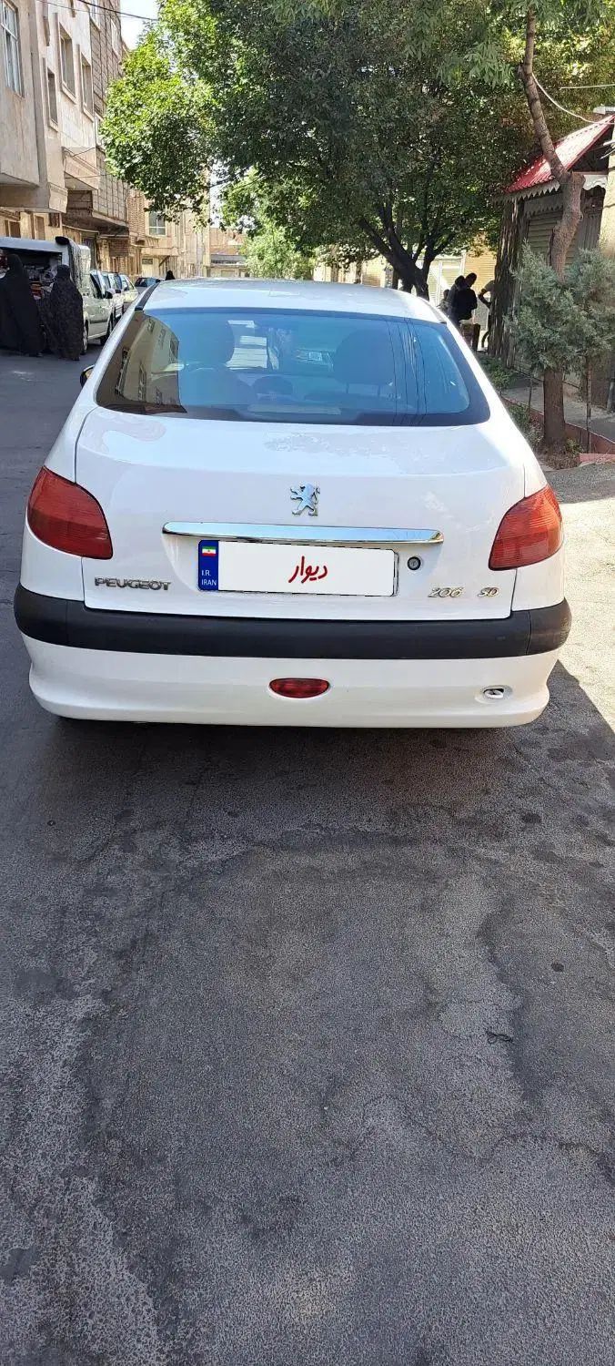 پژو ۲۰۶ صندوق دار v8 - 1393