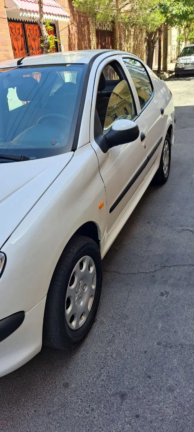 پژو ۲۰۶ صندوق دار v8 - 1393