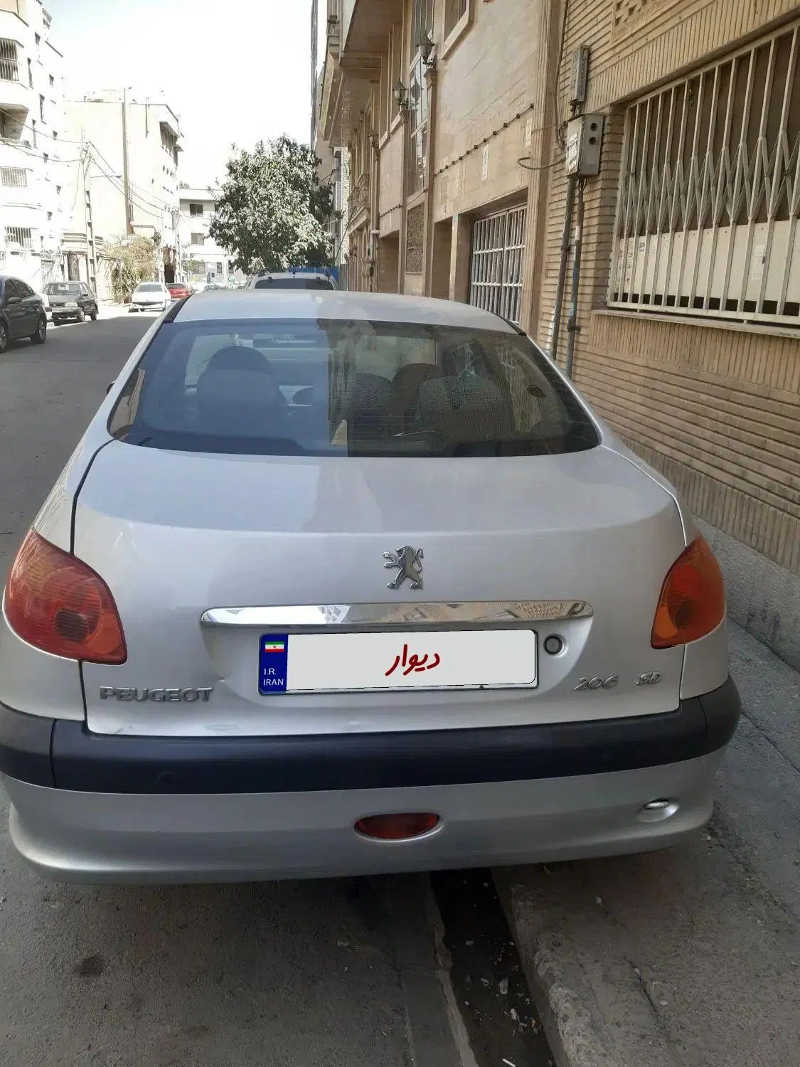 پژو ۲۰۶ صندوق دار v8 - 1394