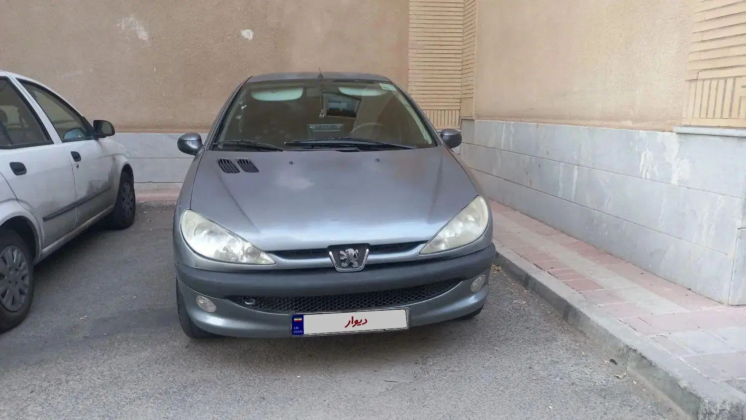 پژو ۲۰۶ صندوق دار v8 - 1390