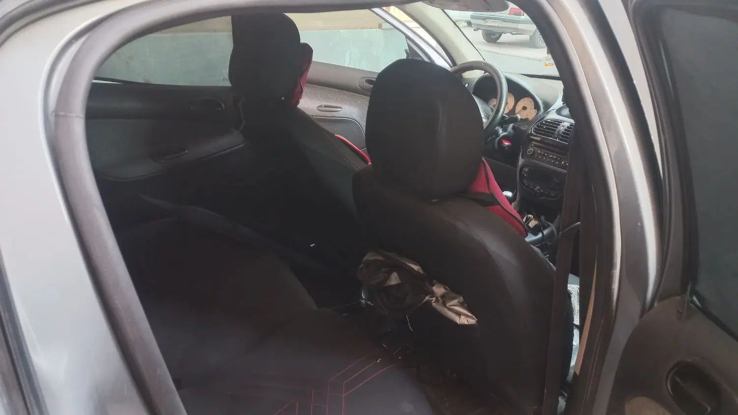 پژو ۲۰۶ صندوق دار v8 - 1390
