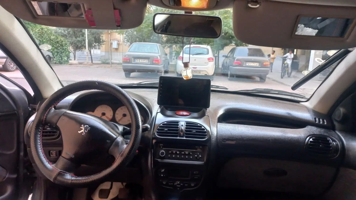 پژو ۲۰۶ صندوق دار v8 - 1390