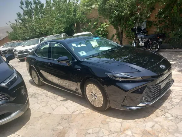 تویوتا کمری LE هیبرید - 2025