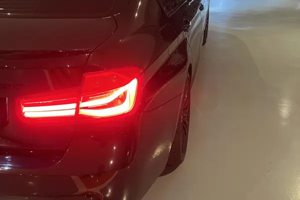 ب ام و سری 3 سدان 330i فول - 2018