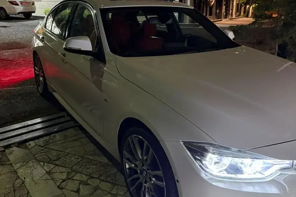 ب ام و سری 3 سدان 330i فول - 2018