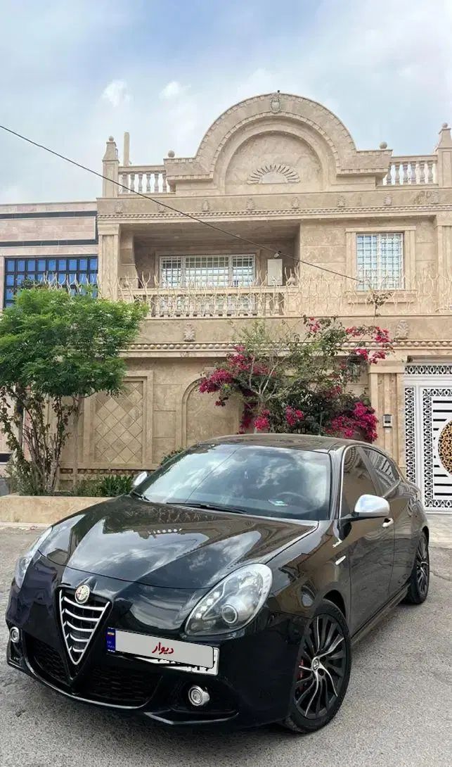 آلفارومئو جولیتا فول - 2014