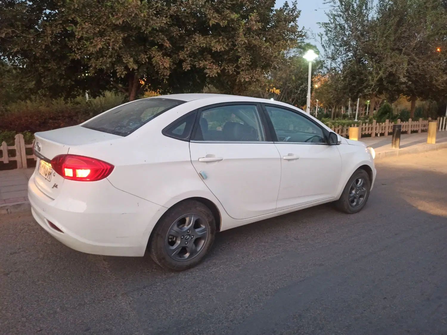 جک J4 اتوماتیک آپشنال - 1402
