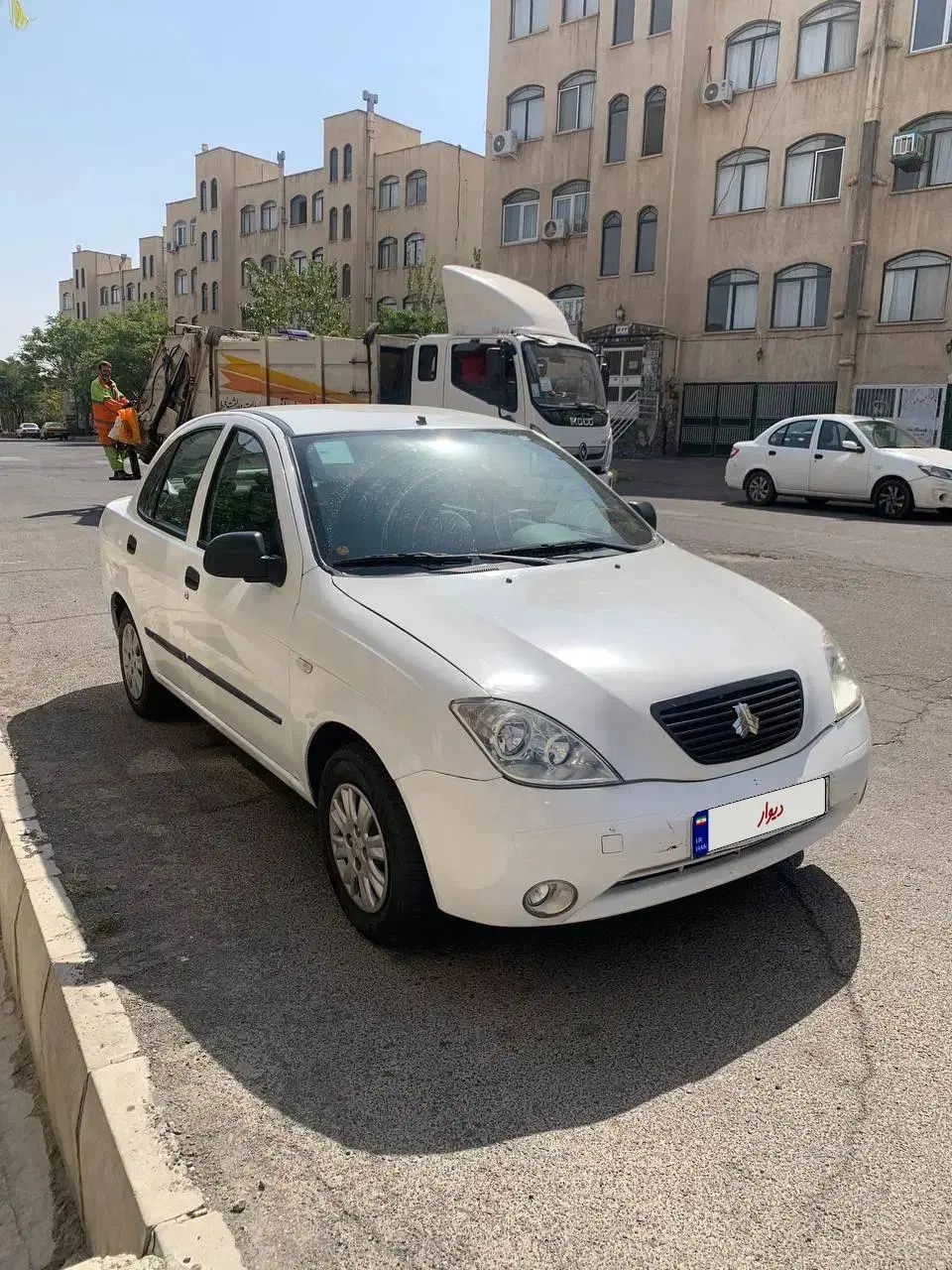 تیبا صندوق دار SX - 1399