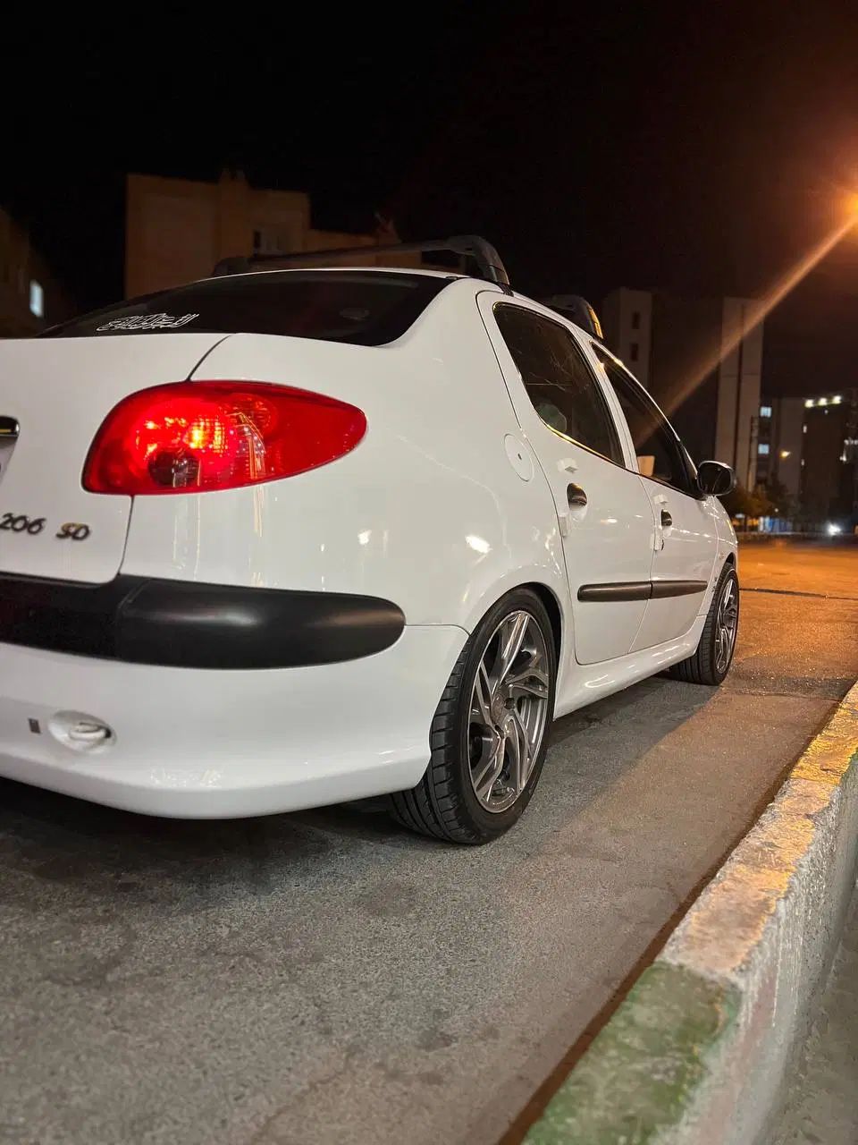 پژو ۲۰۶ صندوق دار v8 - 1389