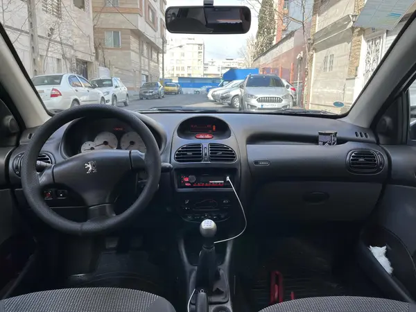 پژو ۲۰۶ صندوق دار v8 - 1396