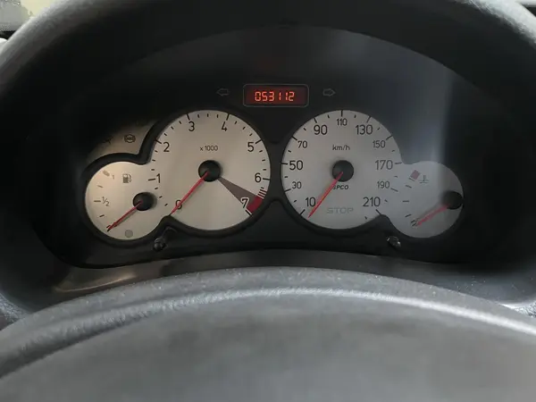 پژو ۲۰۶ صندوق دار v8 - 1399