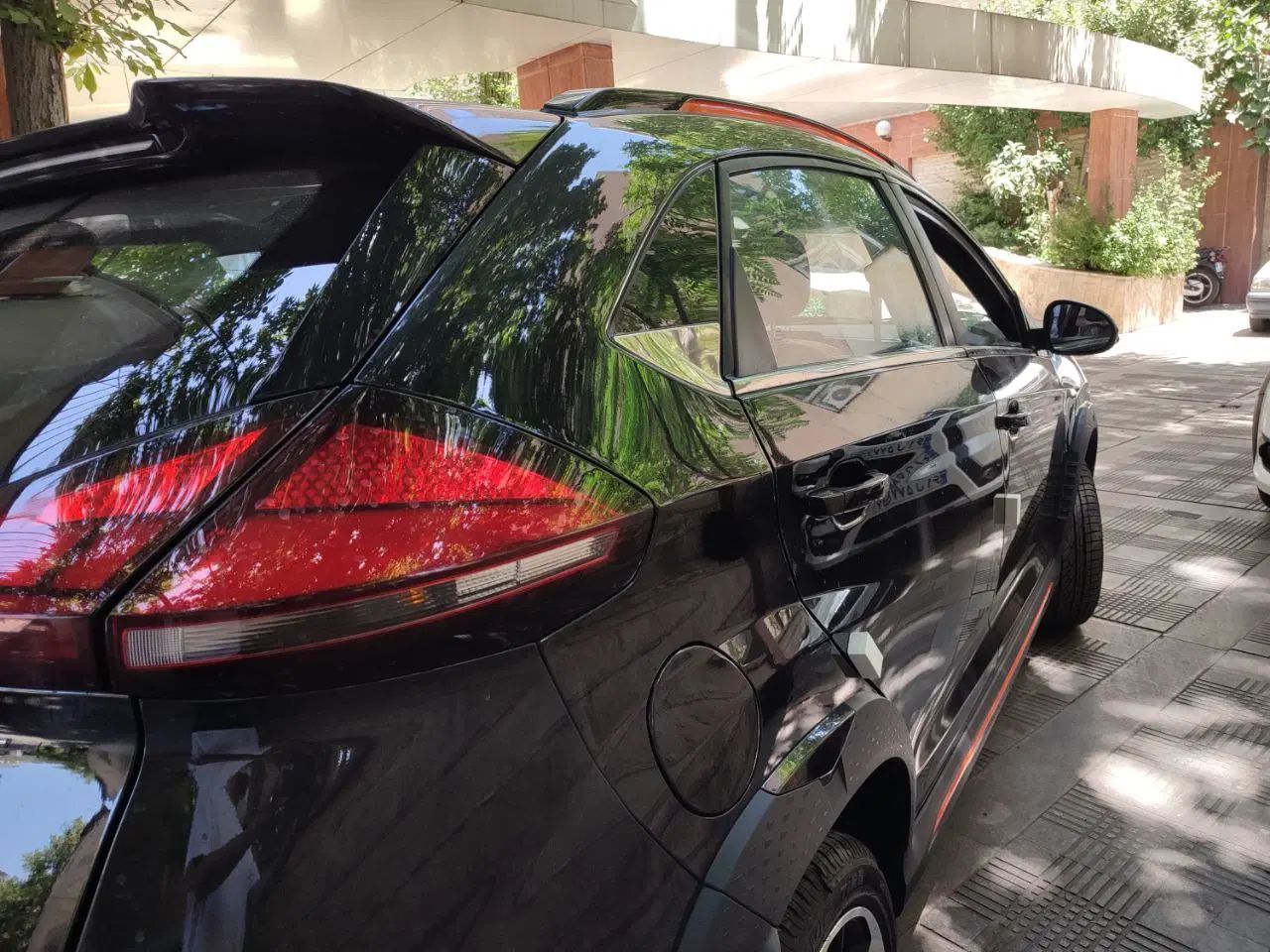 خودرو ام وی ام، X33 کراس آگهی ann_20221420