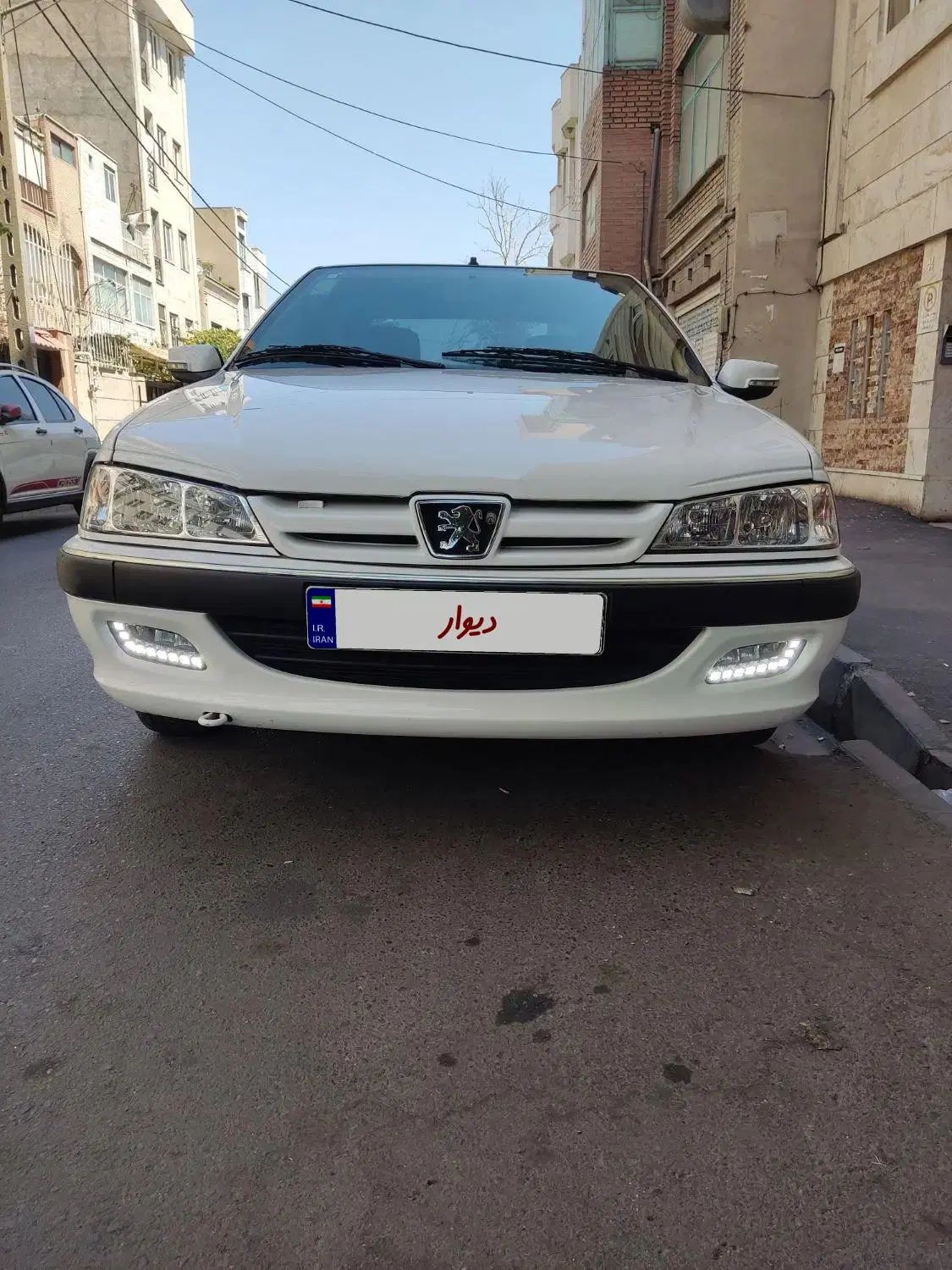 پژو پارس XU7P - 1402