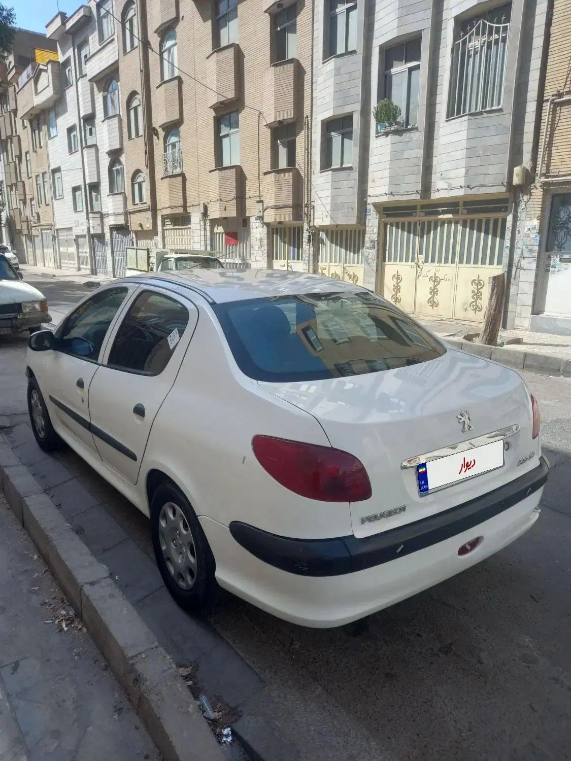 پژو ۲۰۶ صندوق دار v8 - 1389