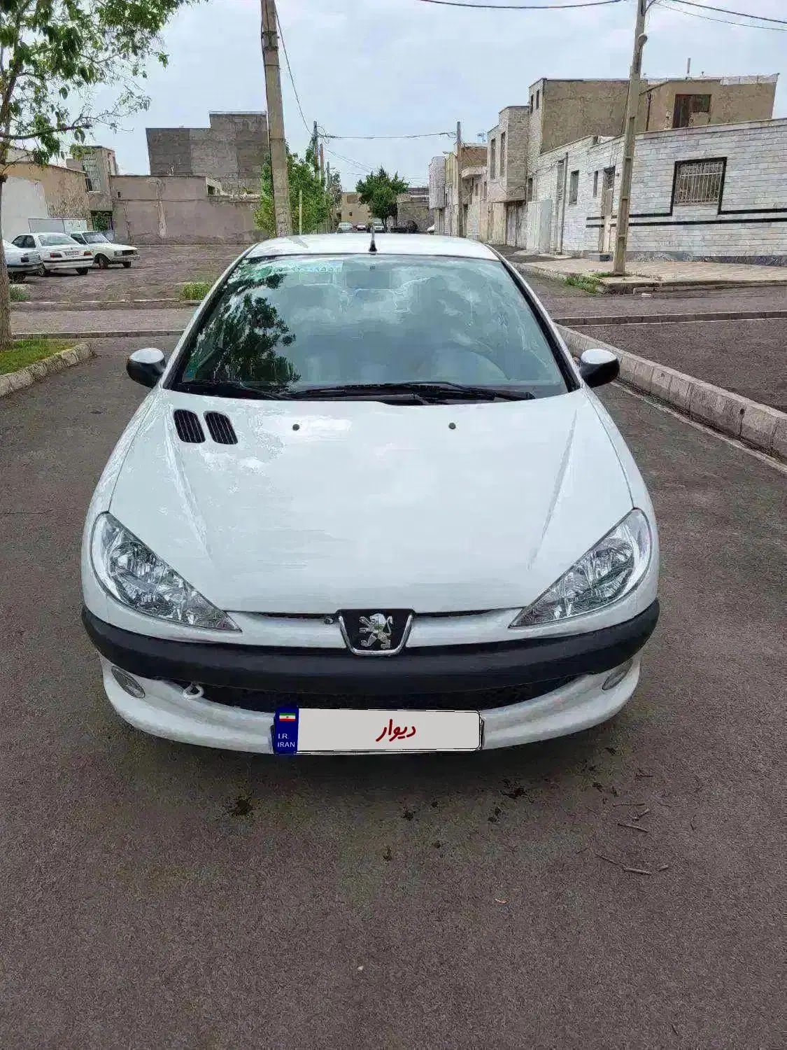 پژو ۲۰۶ صندوق دار v8 - 1393