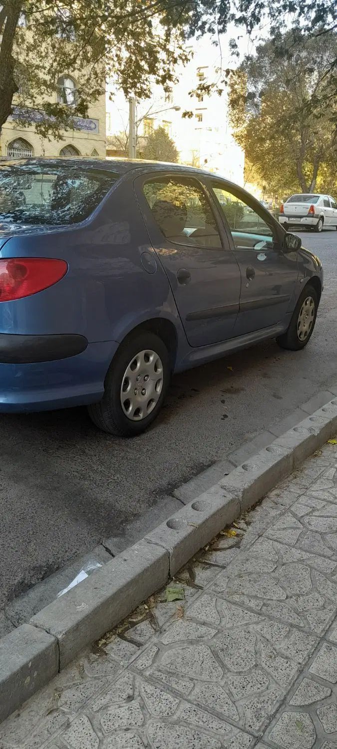 پژو ۲۰۶ صندوق دار v8 - 1395