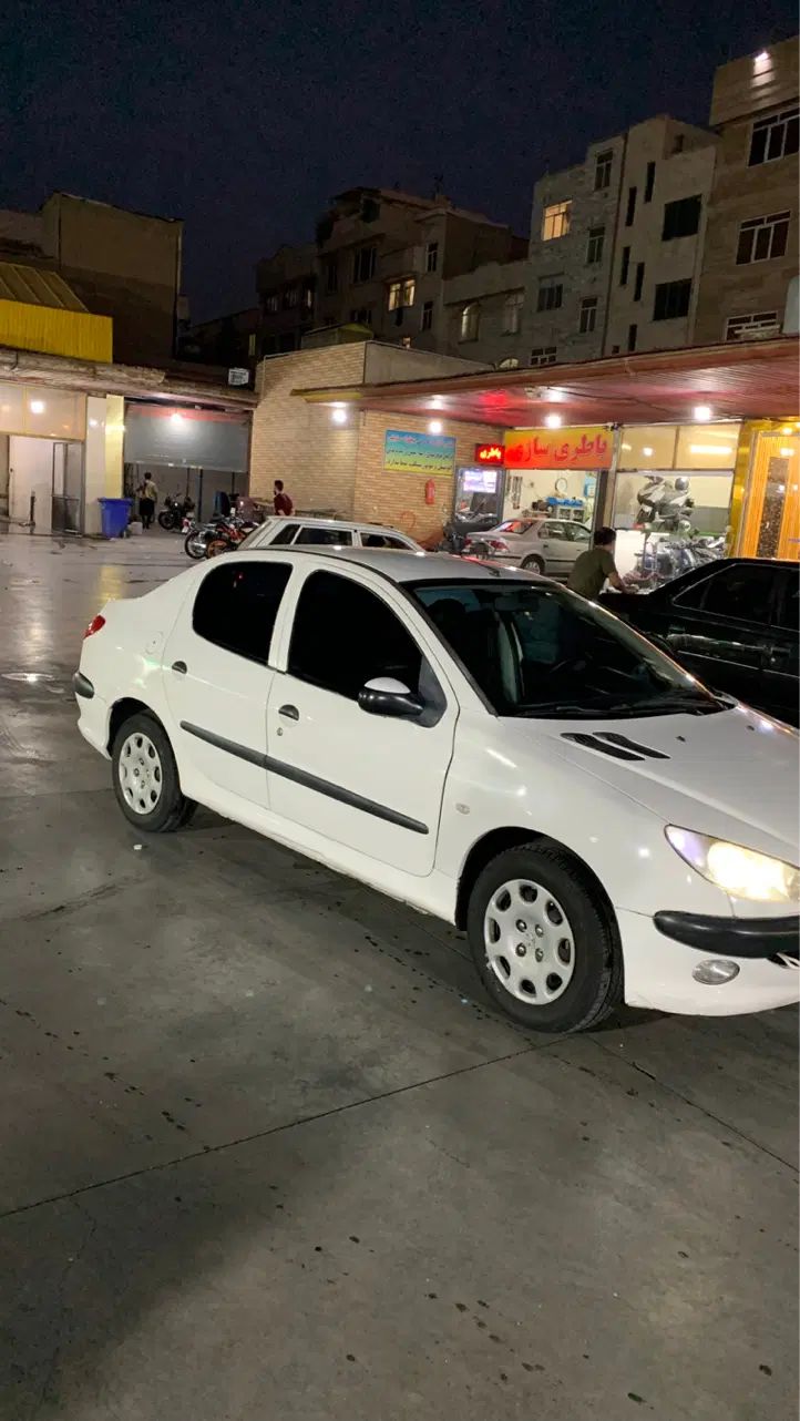 پژو ۲۰۶ صندوق دار v8 - 1393