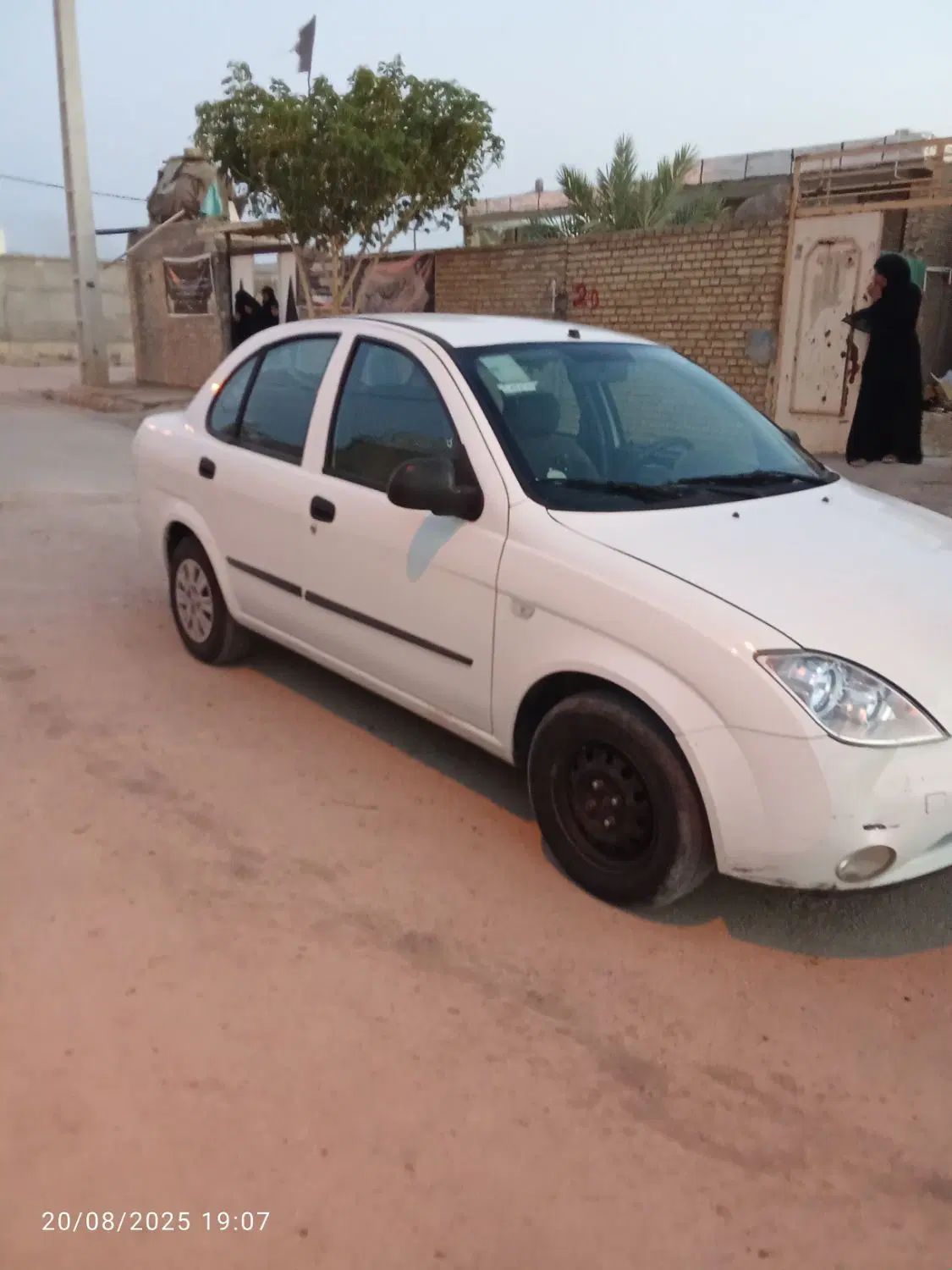 تیبا صندوق دار SX - 1400