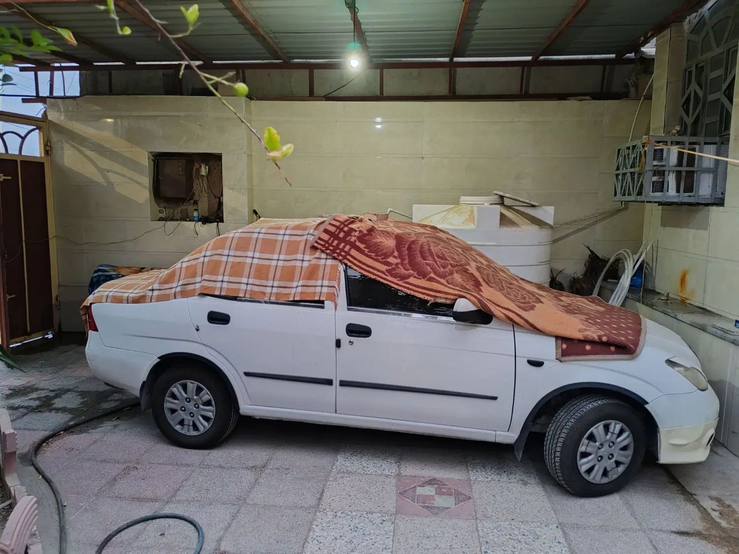 تیبا صندوق دار SX - 1401