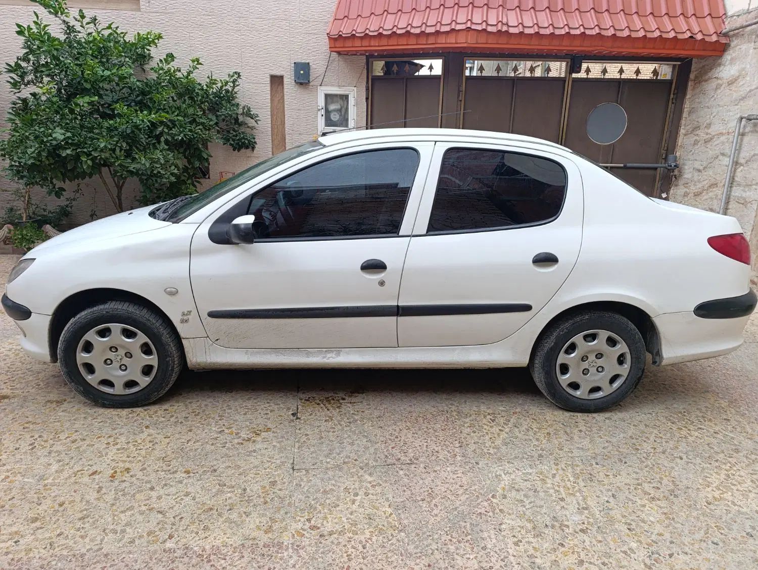 پژو ۲۰۶ صندوق دار v8 - 1398