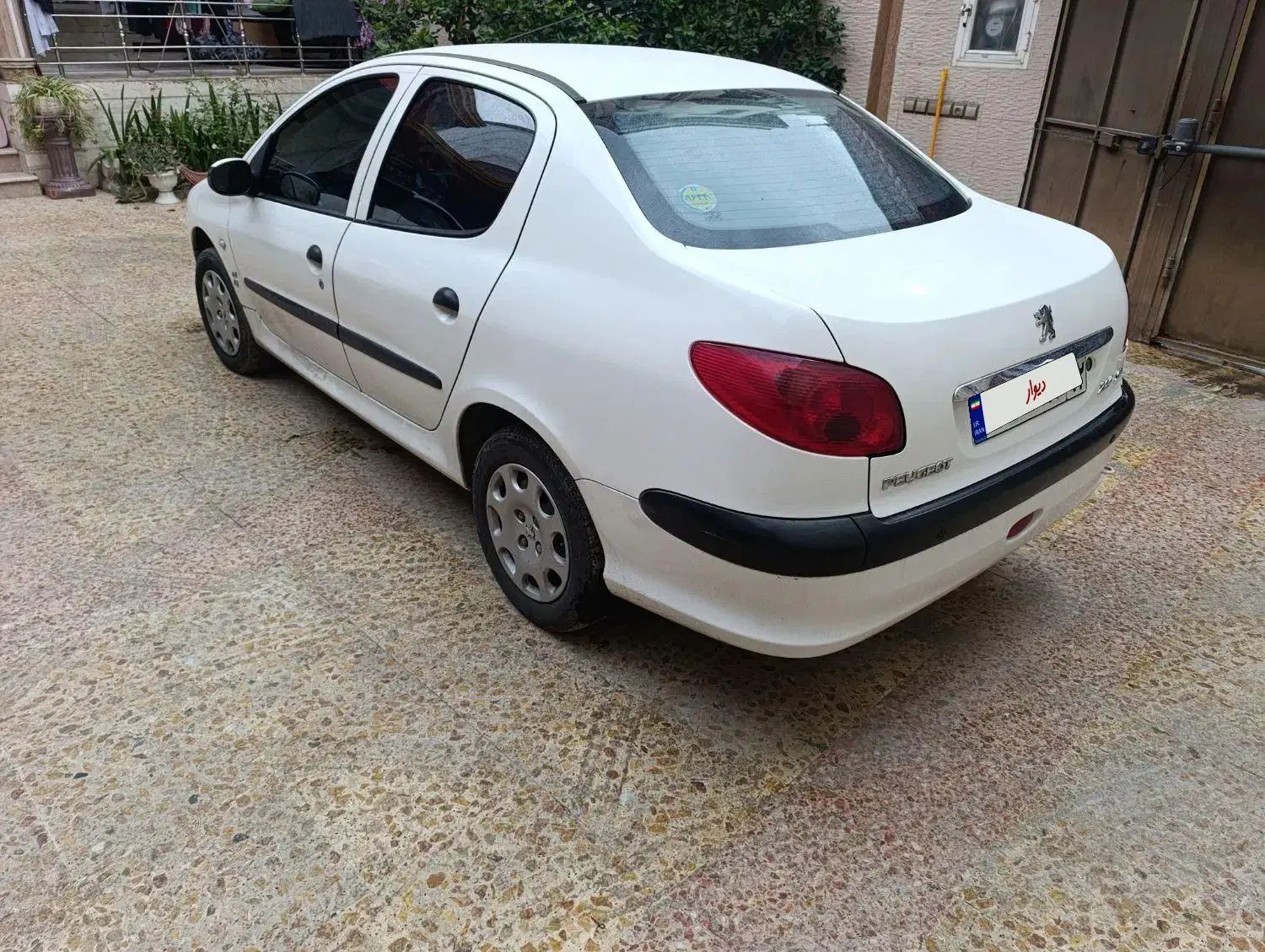 پژو ۲۰۶ صندوق دار v8 - 1398
