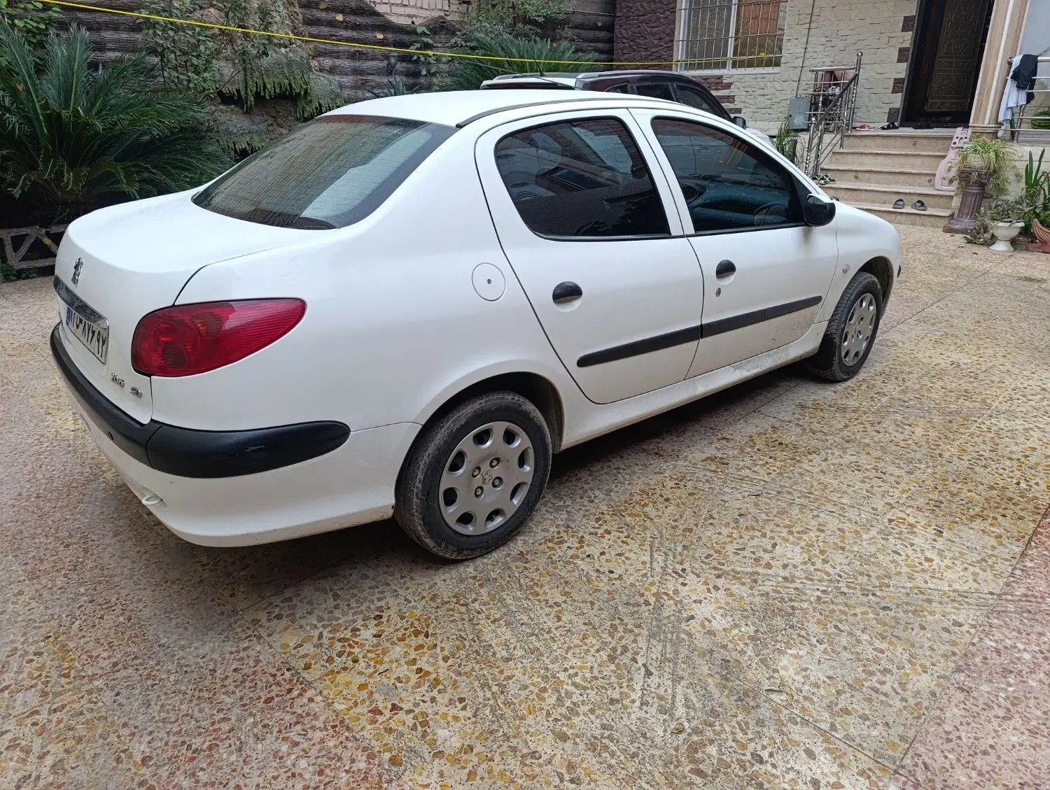 پژو ۲۰۶ صندوق دار v8 - 1398