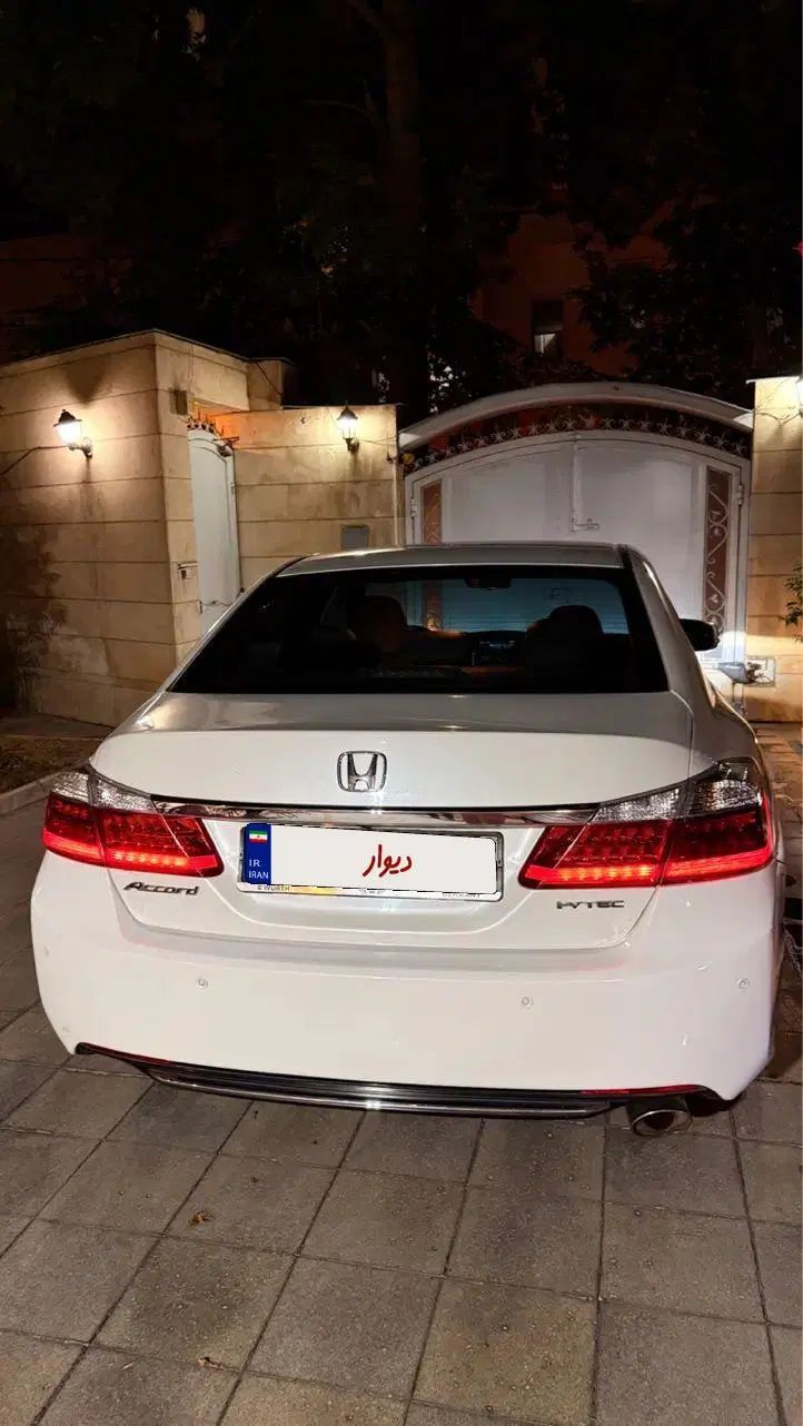 هوندا آکورد LX-B - 2013