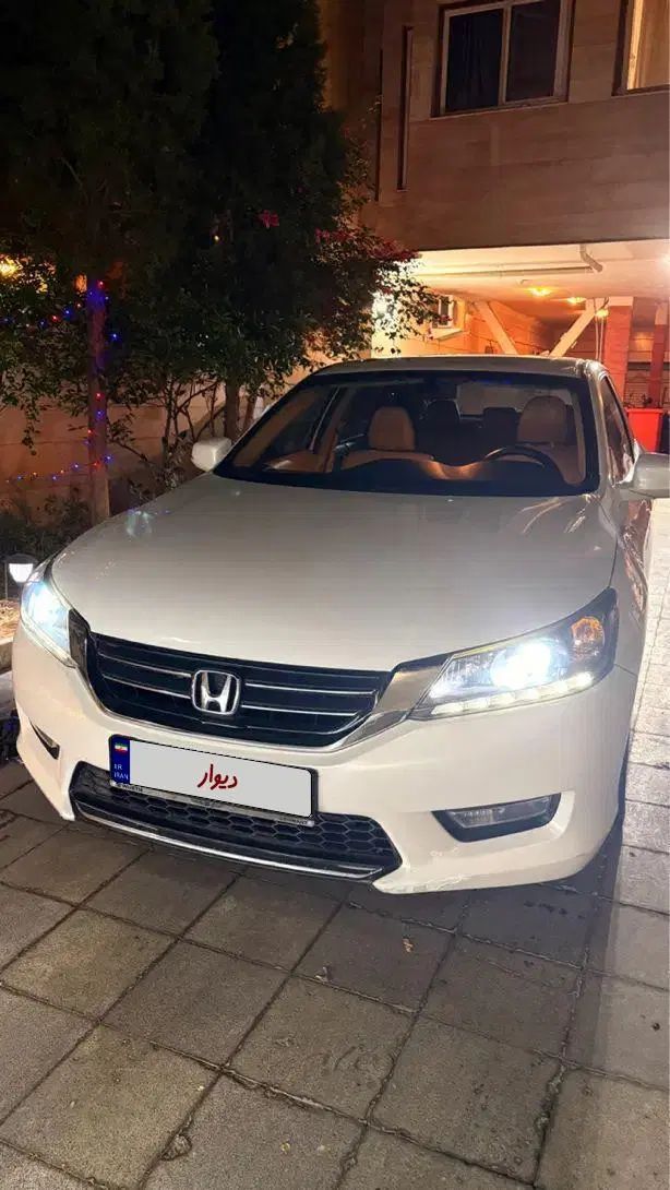 هوندا آکورد LX-B - 2013