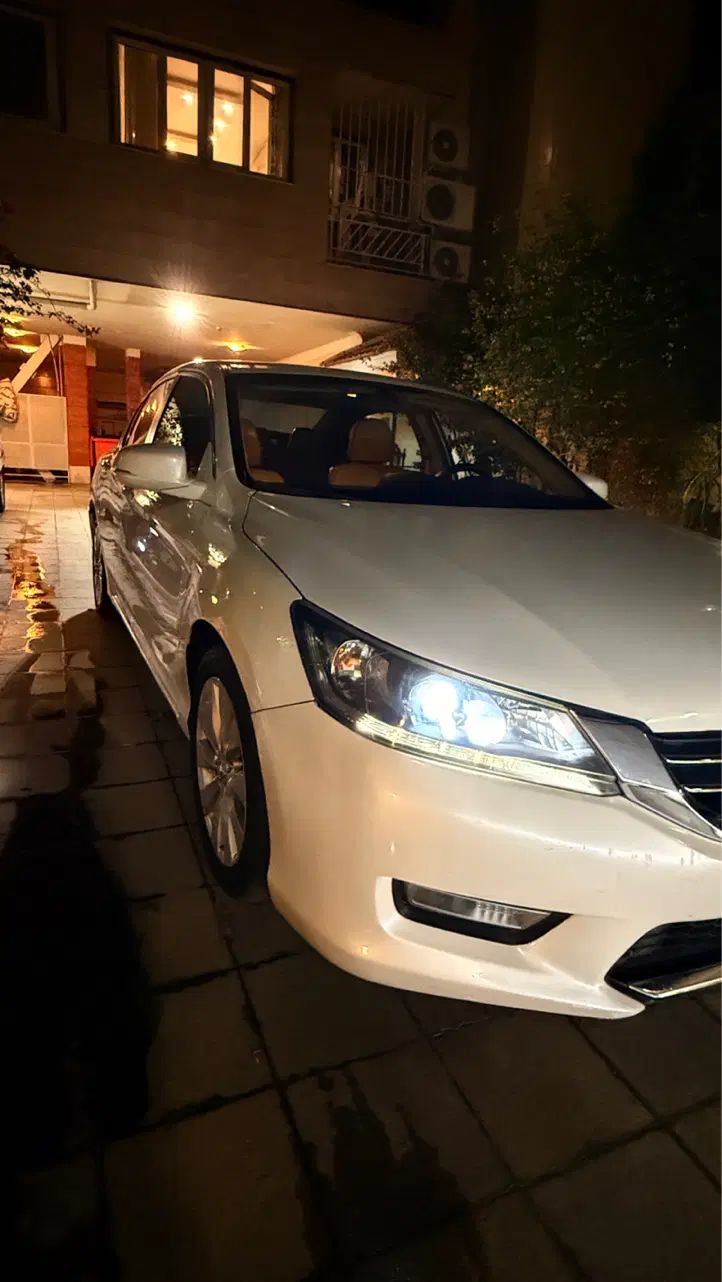 هوندا آکورد LX-B - 2013