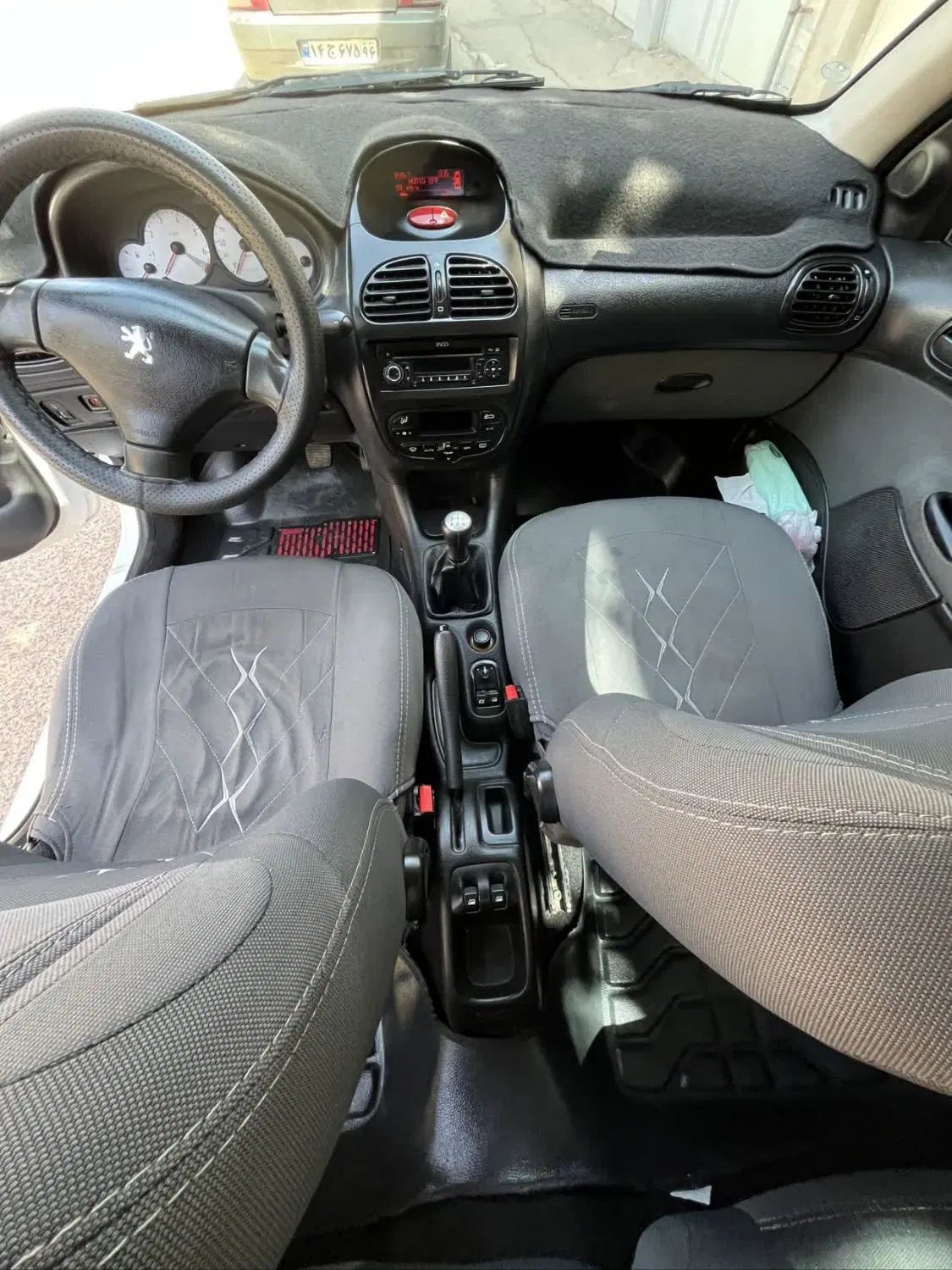 پژو ۲۰۶ صندوق دار v8 - 1397