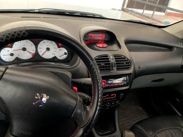 پژو ۲۰۶ صندوق دار v8 - 1394