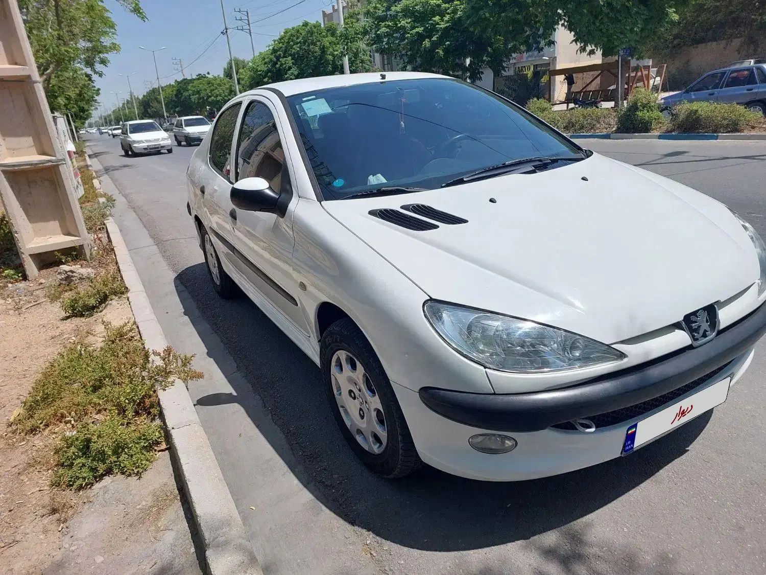پژو ۲۰۶ صندوق دار v8 - 1395