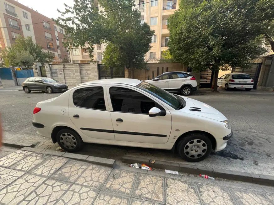 پژو ۲۰۶ صندوق دار v8 - 1394