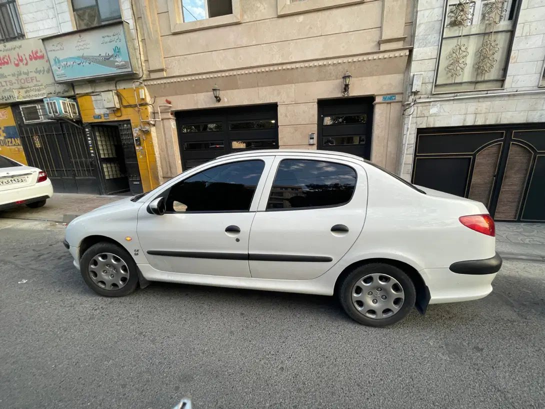 پژو ۲۰۶ صندوق دار v8 - 1394