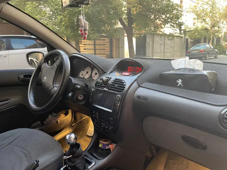 پژو ۲۰۶ صندوق دار v8 - 1394