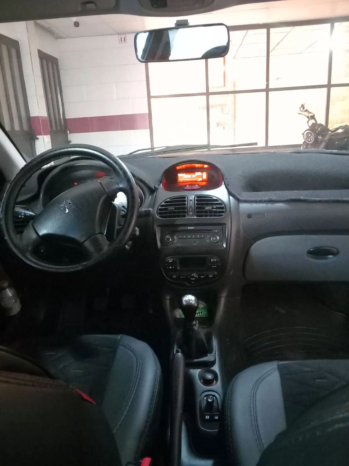 پژو ۲۰۶ صندوق دار v8 - 1395