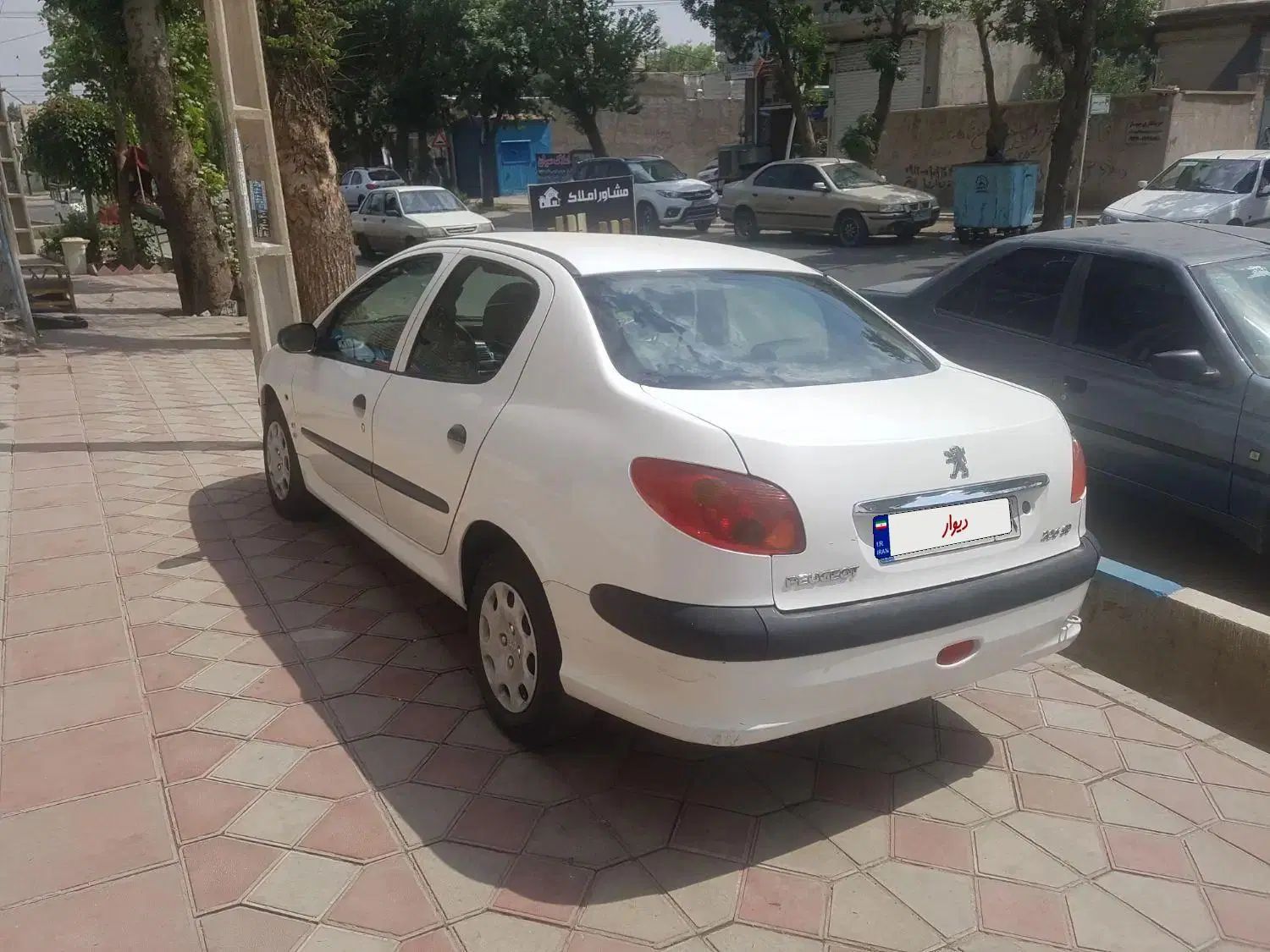 پژو ۲۰۶ صندوق دار v8 - 1393